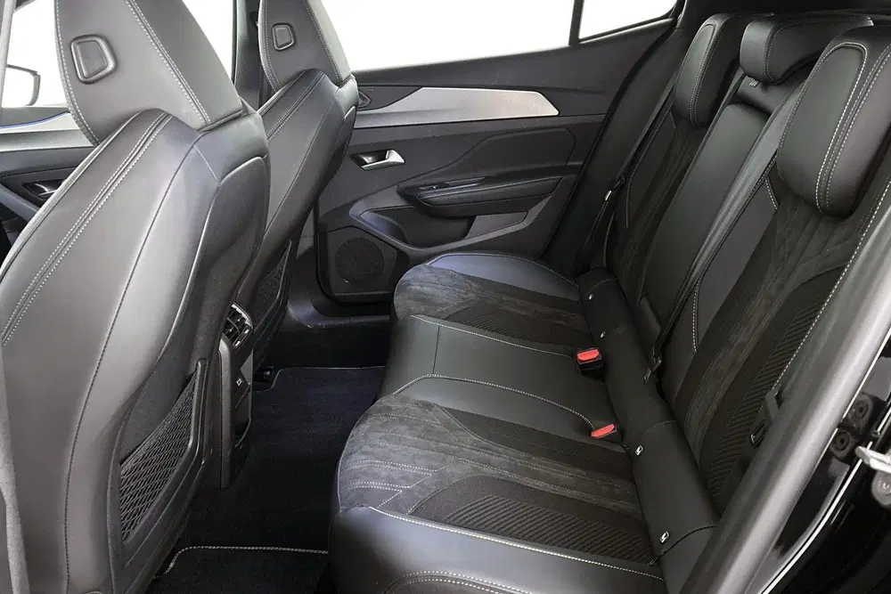 Peugeot 408 1.6 HYbrid 225 EAT8 GT FOCAL Alcantara Mas uit 2025, foto 8