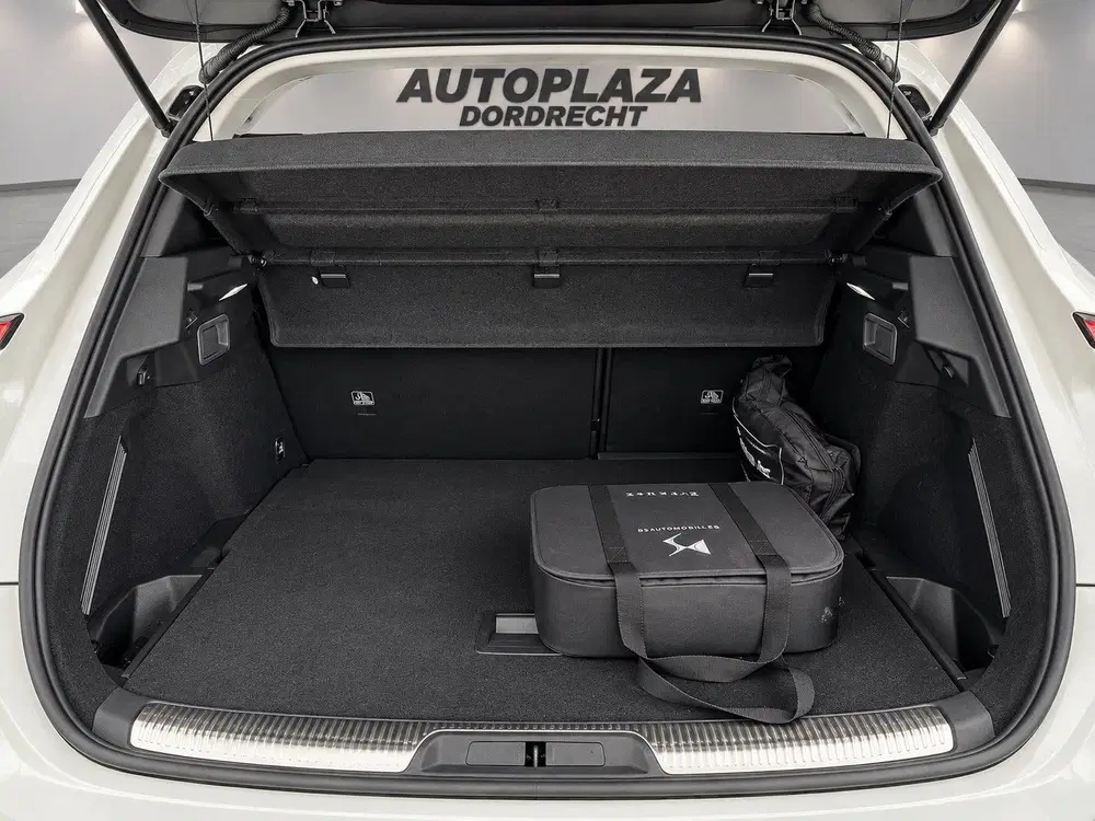 DS Automobiles DS 7 Crossback DS 7 Crossback E-Tense 4x4 Executive uit 2020, foto 12