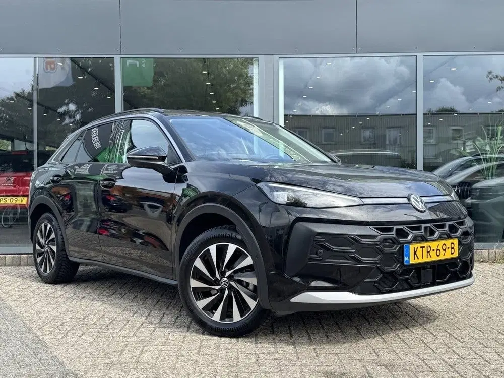 Volkswagen T-Roc 1.5 eTsi Life First uit 2025, foto 2