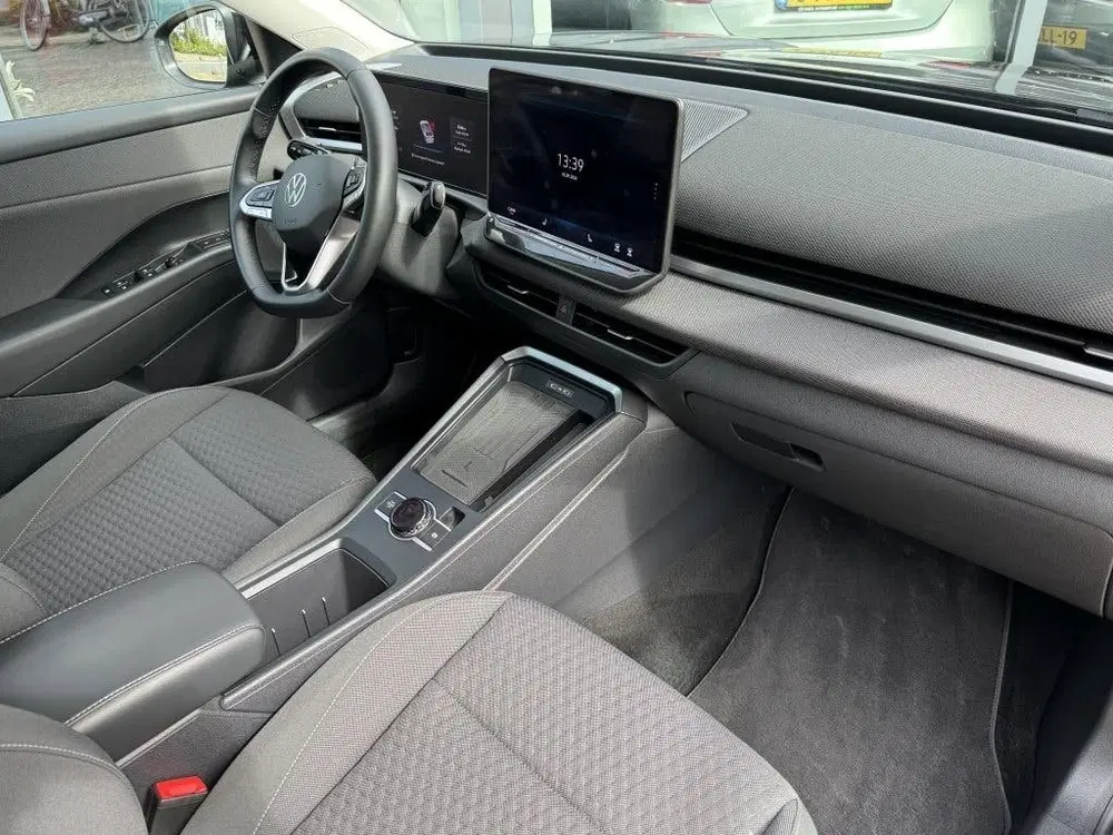 Volkswagen T-Roc 1.5 eTsi Life First uit 2025, foto 7