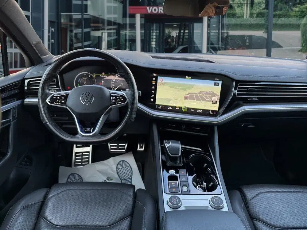 Volkswagen Touareg 3.0 TSI R EHYBRID 4MOTION PANO-DAK uit 2022, foto 14