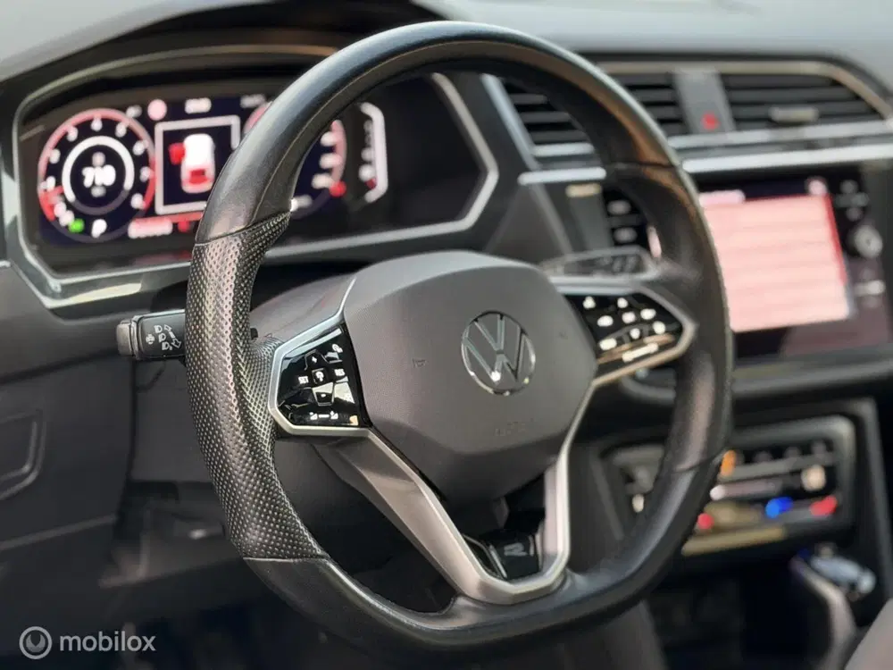 Volkswagen Tiguan Allspace 1.5 TSI R-Line 7p. pano 360 Leder uit 2022, foto 14