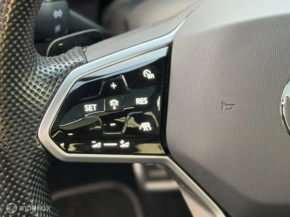 Volkswagen Tiguan Allspace 1.5 TSI R-Line 7p. pano 360 Leder uit 2022, foto 15
