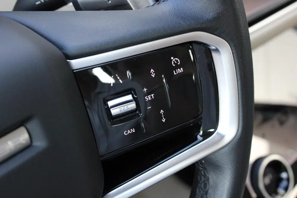 Land Rover Range Rover Velar 2.0 P400e S uit 2023, foto 12
