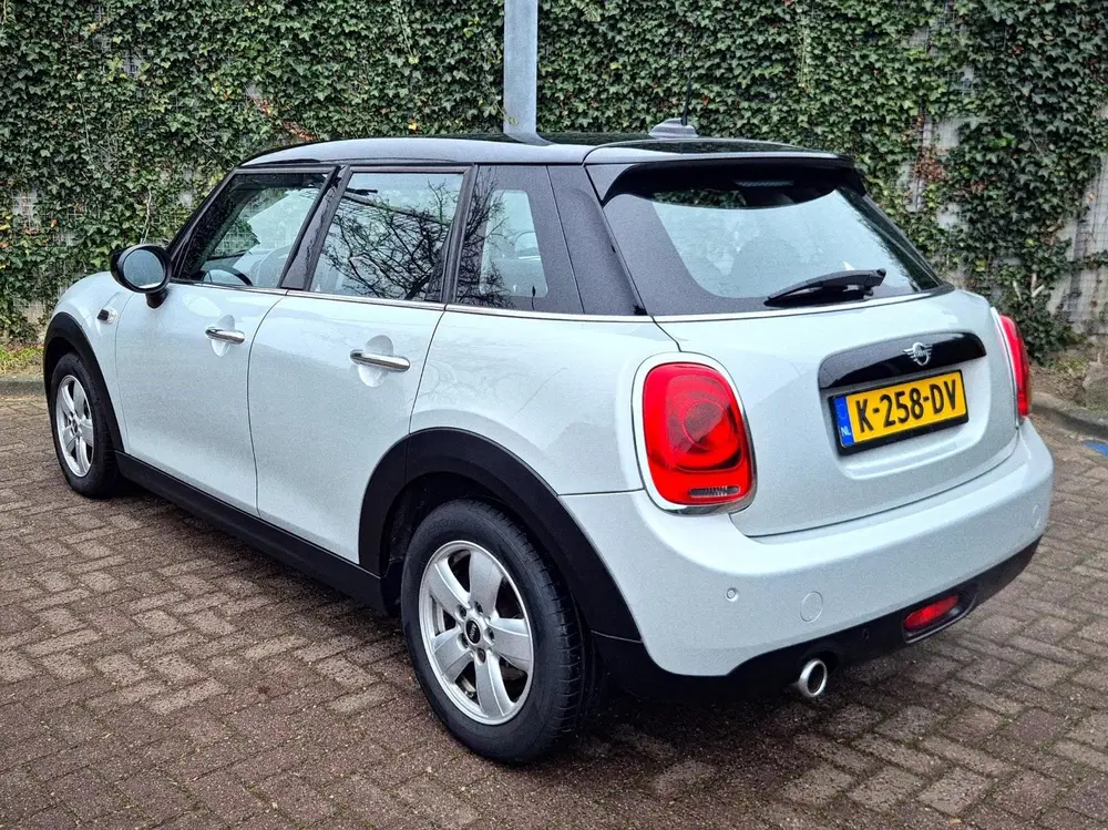 Mini Cooper 1.5 136pk 5-Deurs uit 2021, foto 3