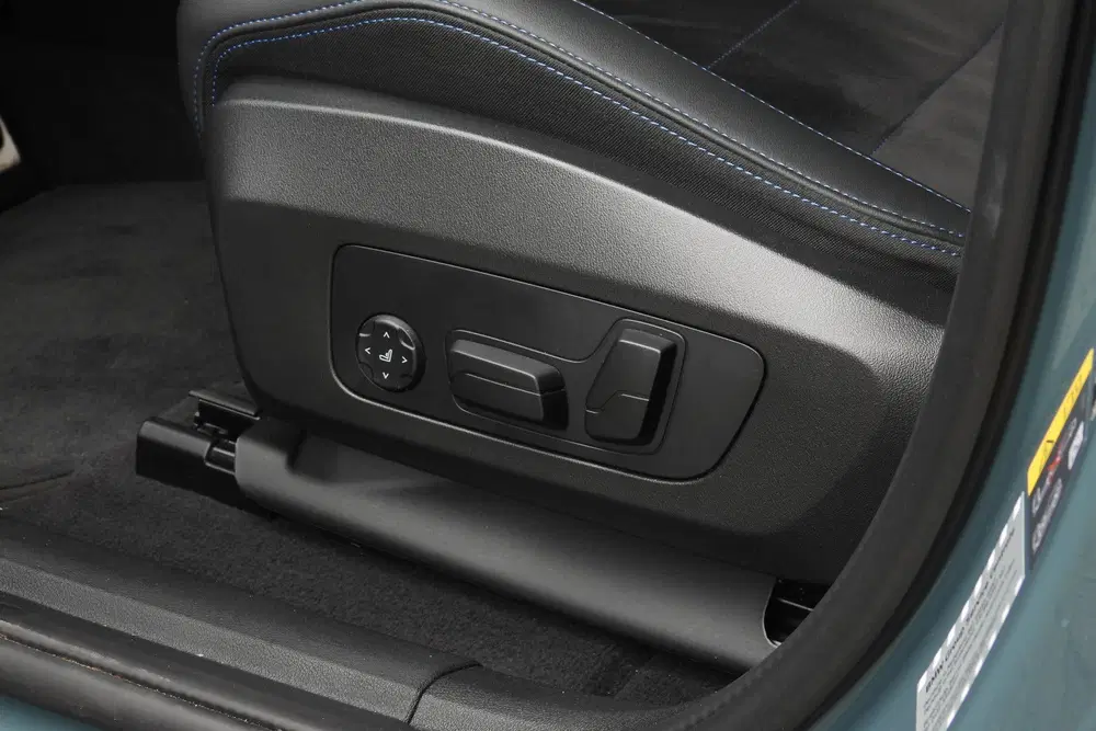 BMW iX2 eDrive20 M Sport uit 2025, foto 11