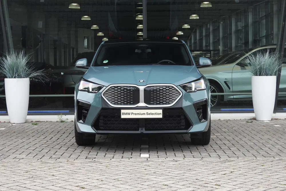 BMW iX2 eDrive20 M Sport uit 2025, foto 5