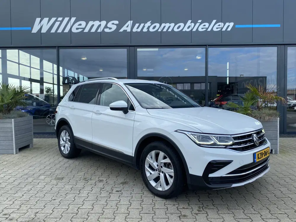 Volkswagen Tiguan 1.4 TSI eHybrid Business+ Trekhaak Wegklap uit 2023, foto 3