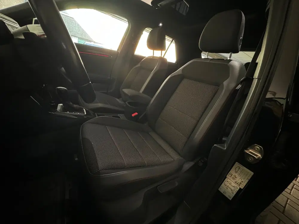Volkswagen T-Roc 1.5 TSI Sport Pano uit 2020, foto 10
