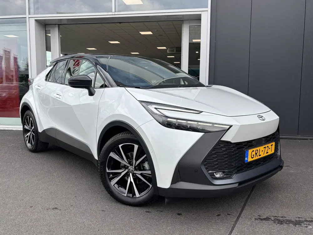 Toyota C-HR 1.8 Hybrid 140 First Edition uit 2024, foto 3