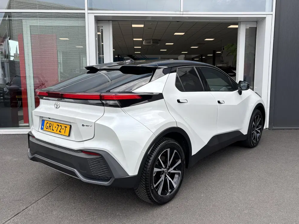 Toyota C-HR 1.8 Hybrid 140 First Edition uit 2024, foto 7