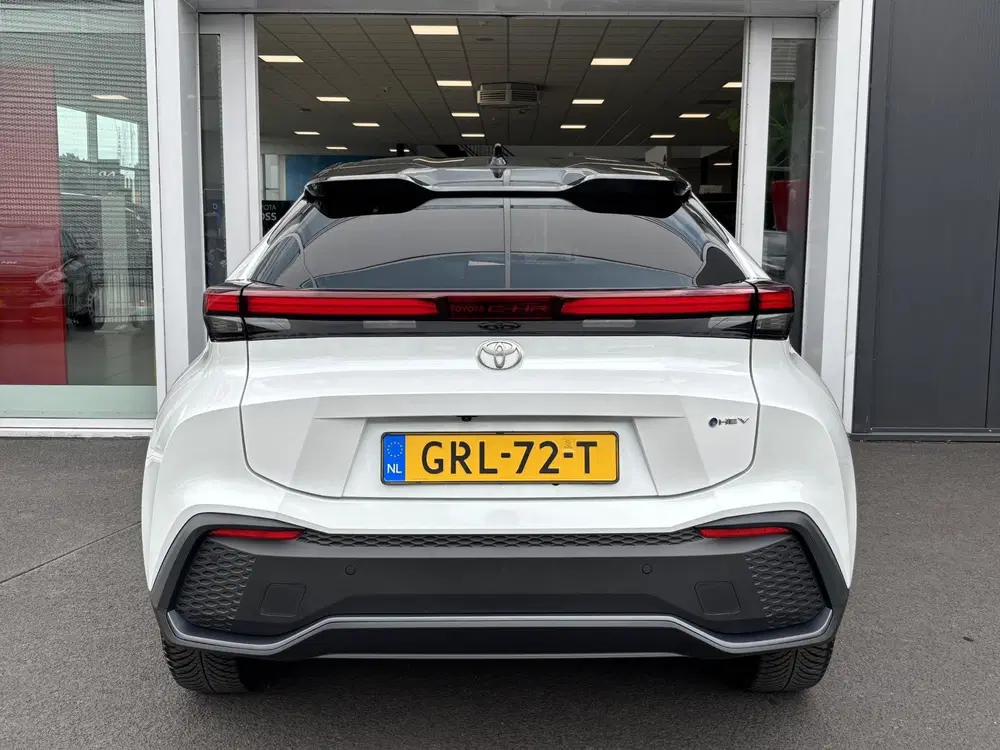 Toyota C-HR 1.8 Hybrid 140 First Edition uit 2024, foto 8