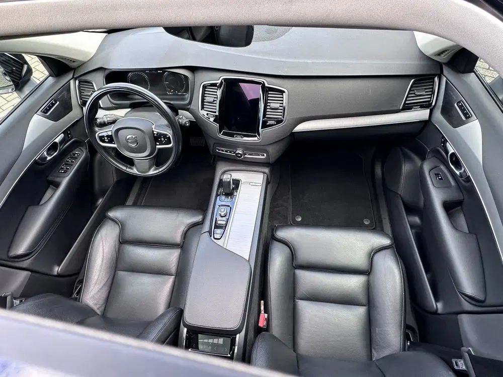 Volvo XC90 2.0 T8 Recharge AWD R-Design uit 2021, foto 2