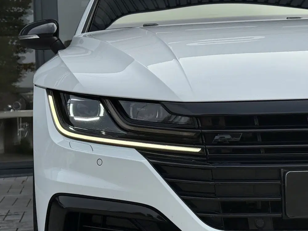 Volkswagen Arteon 2.0 TSI R Line Virtual Pano Keyless Camera uit 2020, foto 5