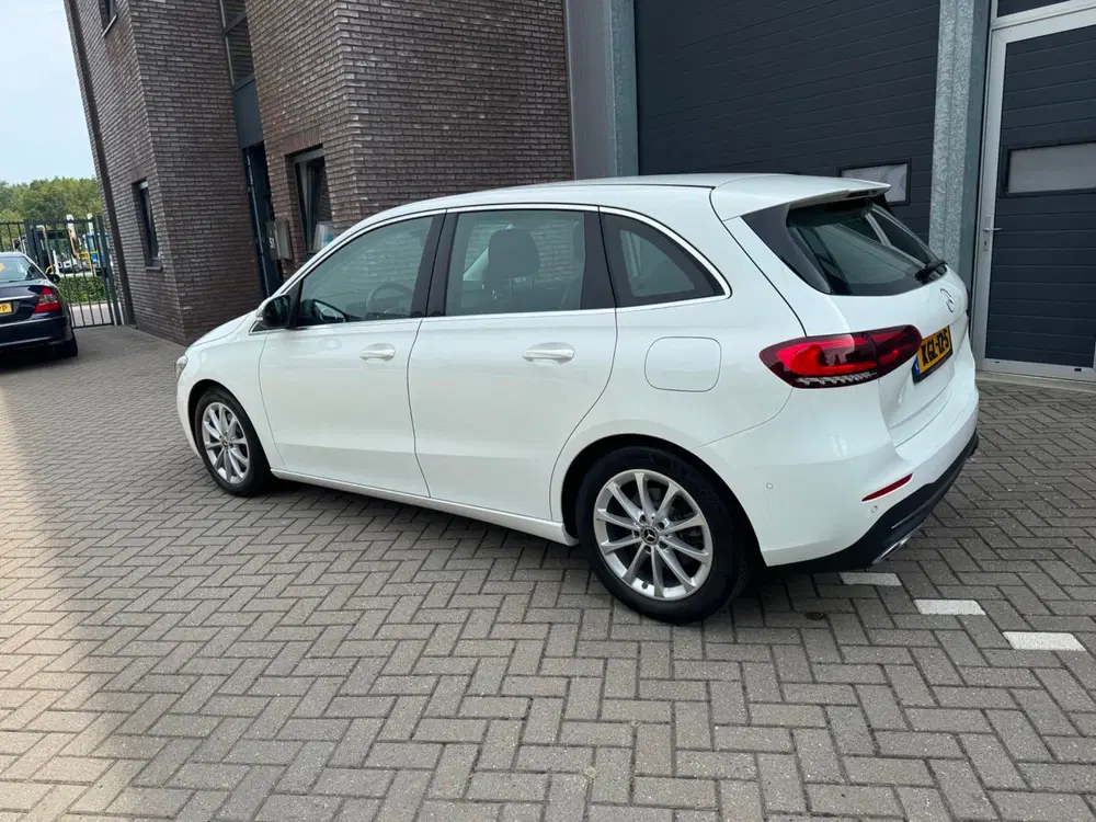 Mercedes-Benz B-Klasse 220 4MATIC 4WD Premium uit 2019, foto 2
