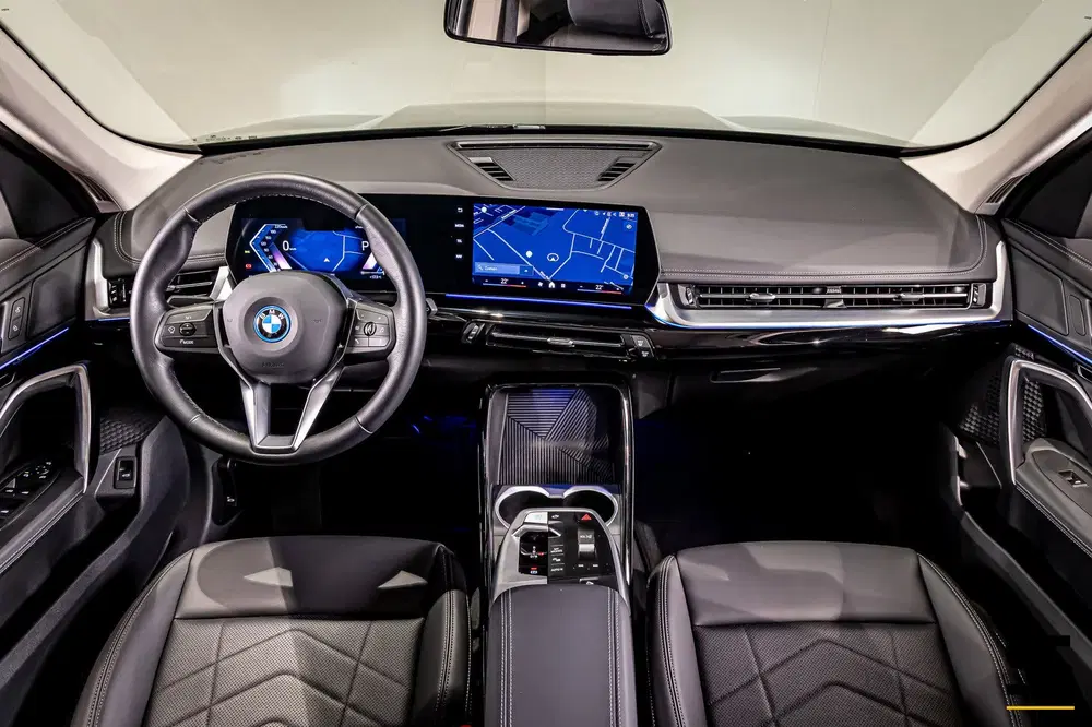 BMW iX1 eDrive30 X-Line uit 2024, foto 6