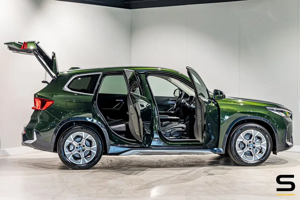 BMW iX1 eDrive30 X-Line uit 2024, foto 9