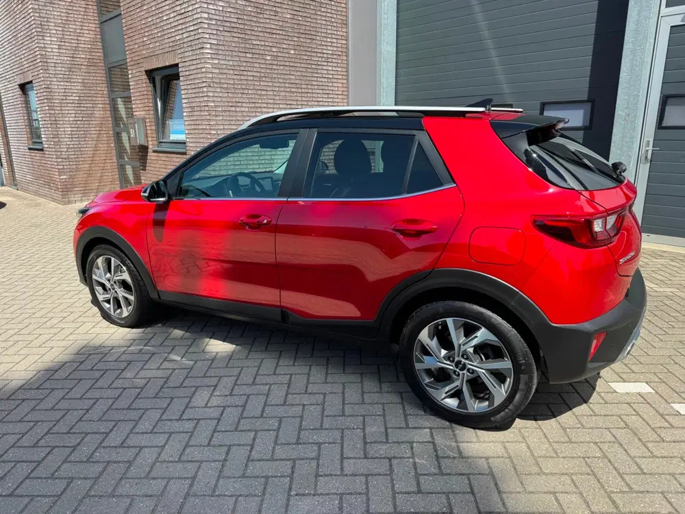 Kia Stonic 1.0 T-GDi MHEV GT-PlusLine 120PK uit 2022, foto 2