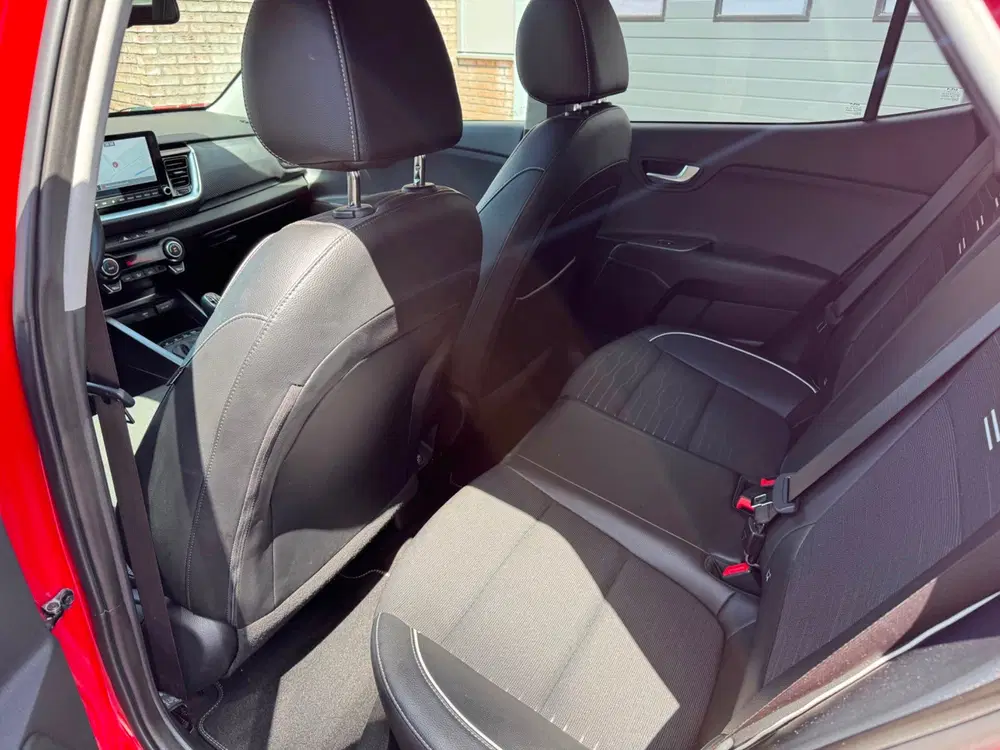 Kia Stonic 1.0 T-GDi MHEV GT-PlusLine 120PK uit 2022, foto 7