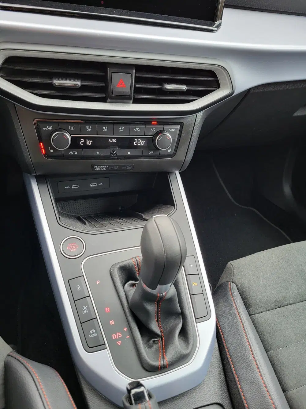 SEAT Arona 1.5 TSI EVO FR Business Intense Plus uit 2025, foto 12