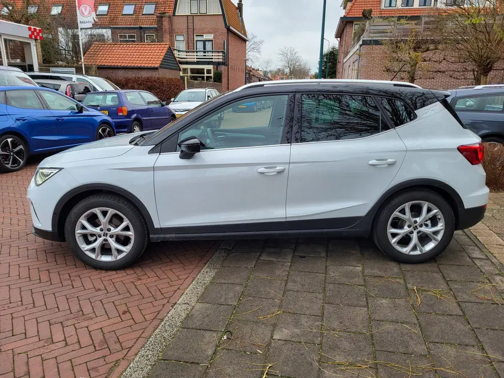 SEAT Arona 1.5 TSI EVO FR Business Intense Plus uit 2025, foto 2