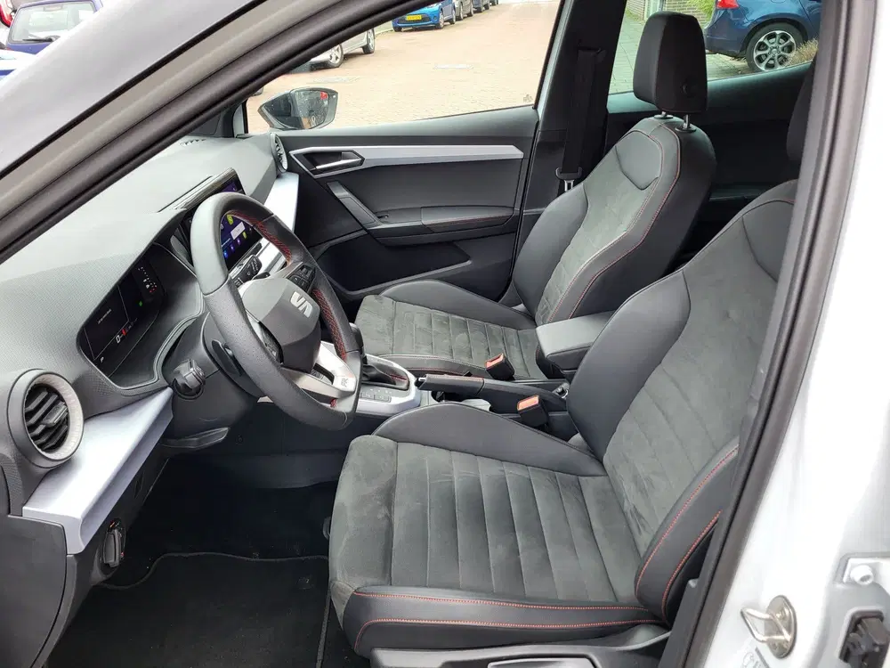 SEAT Arona 1.5 TSI EVO FR Business Intense Plus uit 2025, foto 9