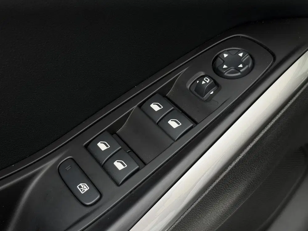 Opel Grandland 1.2 Hybrid GS-line uit 2024, foto 10