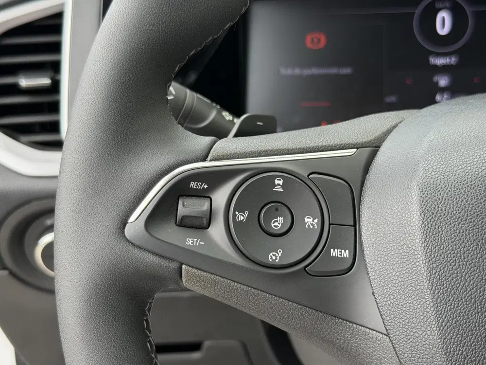 Opel Grandland 1.2 Hybrid GS-line uit 2024, foto 14