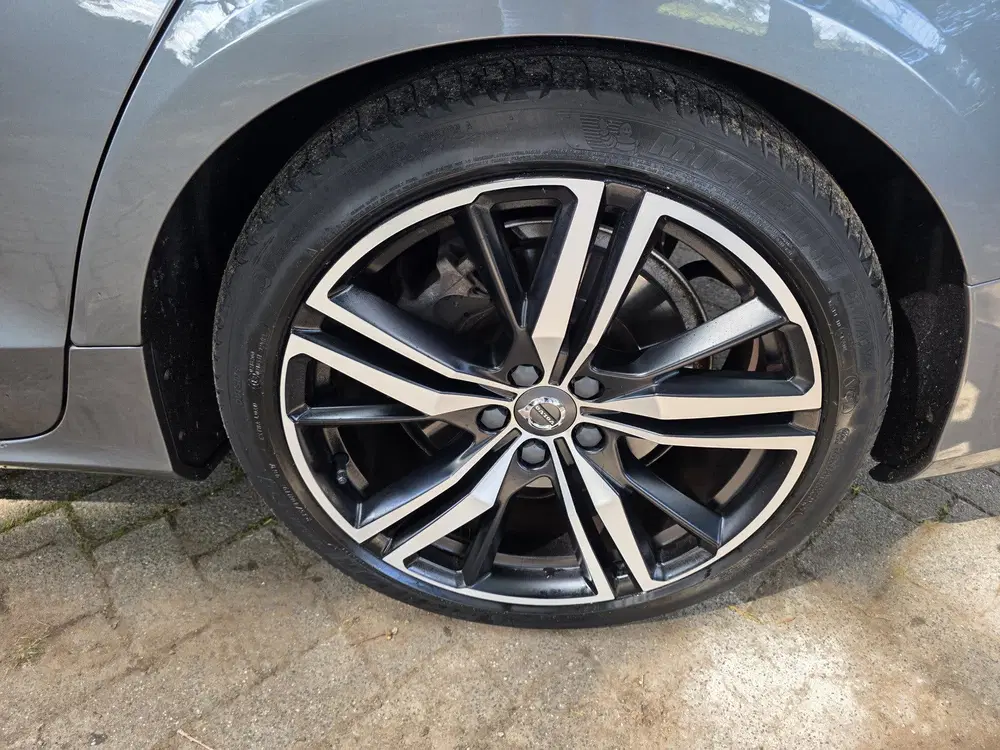 Volvo V60 2.0 T8 Twin Engine AWD R-Design (bj 2020) uit 2020, foto 9