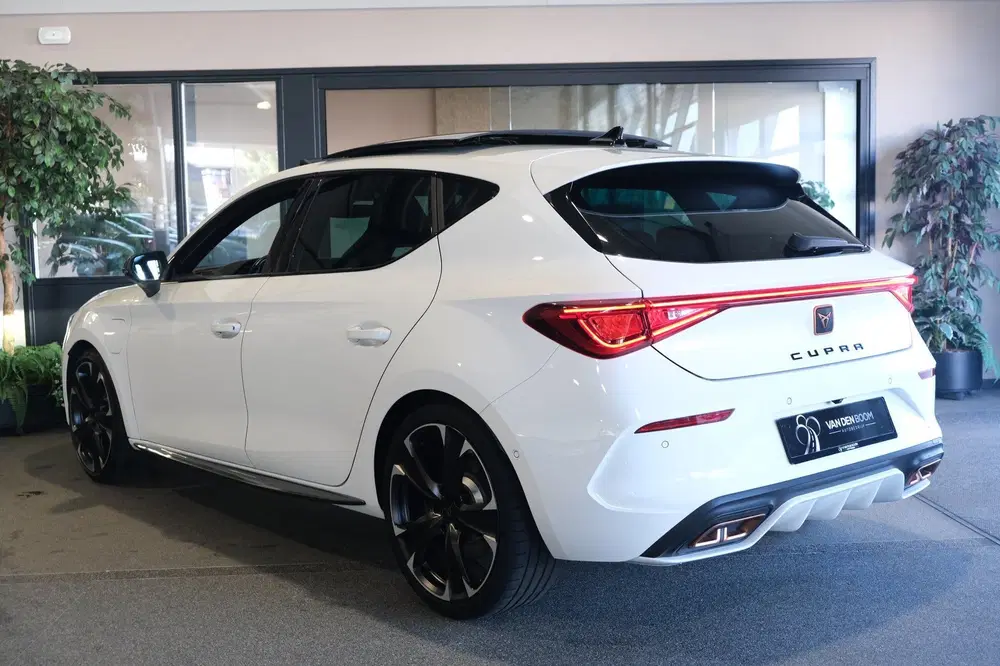 Cupra Leon 1.4 e-Hybrid VZ 245PK Pano Led Cam Navi Vi uit 2022, foto 2