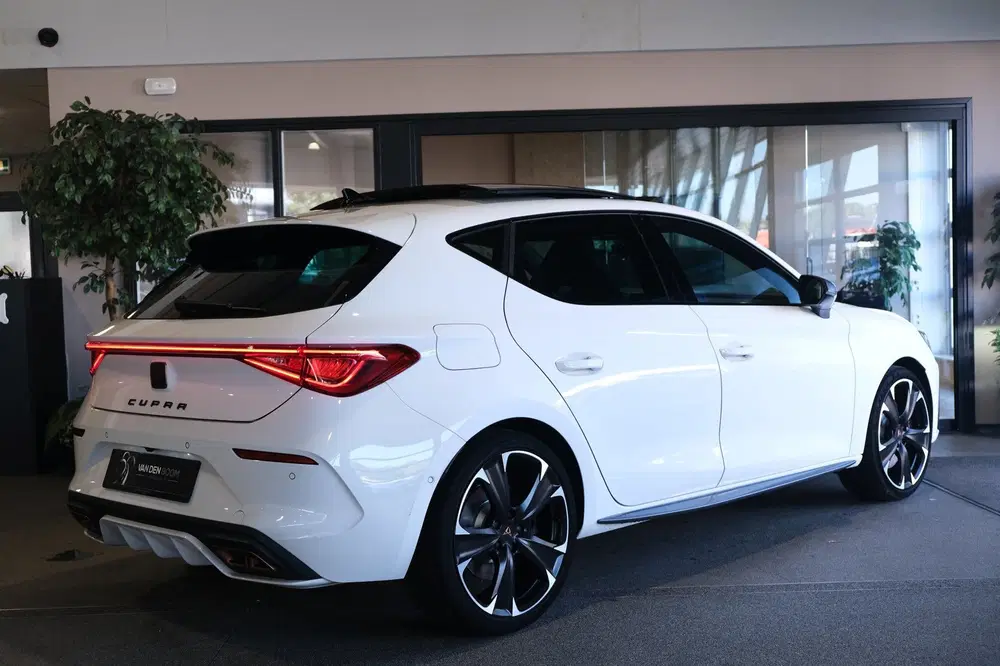 Cupra Leon 1.4 e-Hybrid VZ 245PK Pano Led Cam Navi Vi uit 2022, foto 8