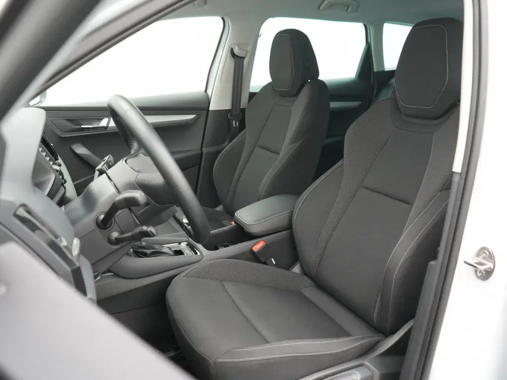 Skoda Karoq 1.5 TSI ACT Business Edition uit 2025, foto 13