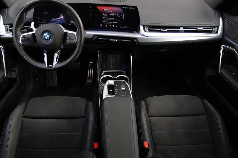 BMW iX1 BMW IX1 EDRIVE20 M sport elekt stoelen 360 uit 2024, foto 6