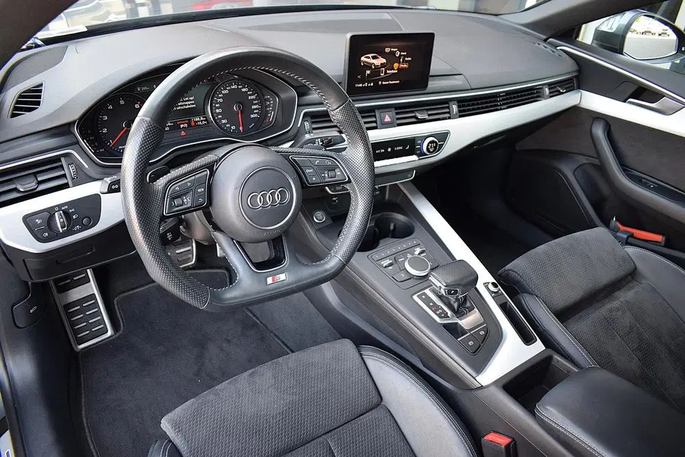 Audi A5 35 TFSI Sport S-line edition uit 2020, foto 4