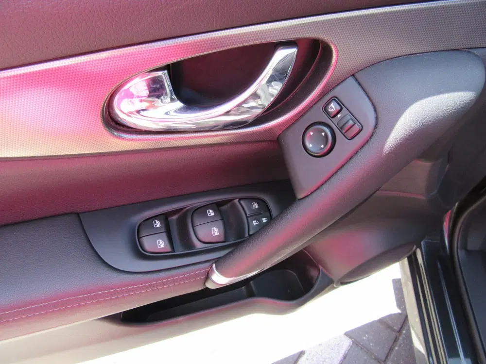 Nissan Qashqai 1.3 DIG-T Premium Edition met trekhaak uit 2021, foto 11