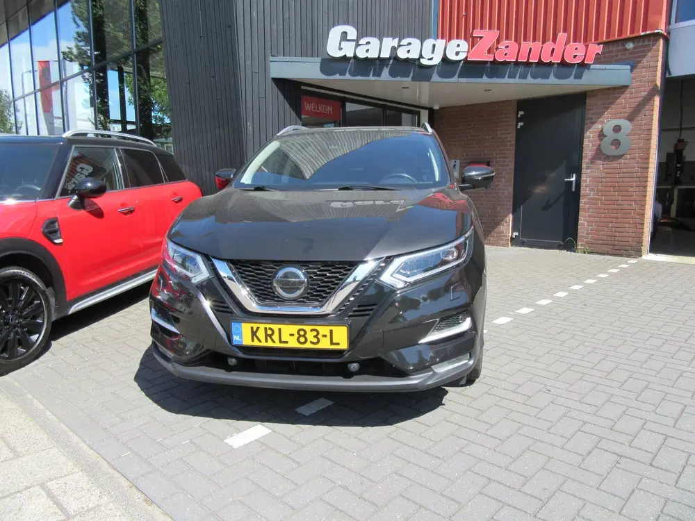 Nissan Qashqai 1.3 DIG-T Premium Edition met trekhaak uit 2021, foto 2