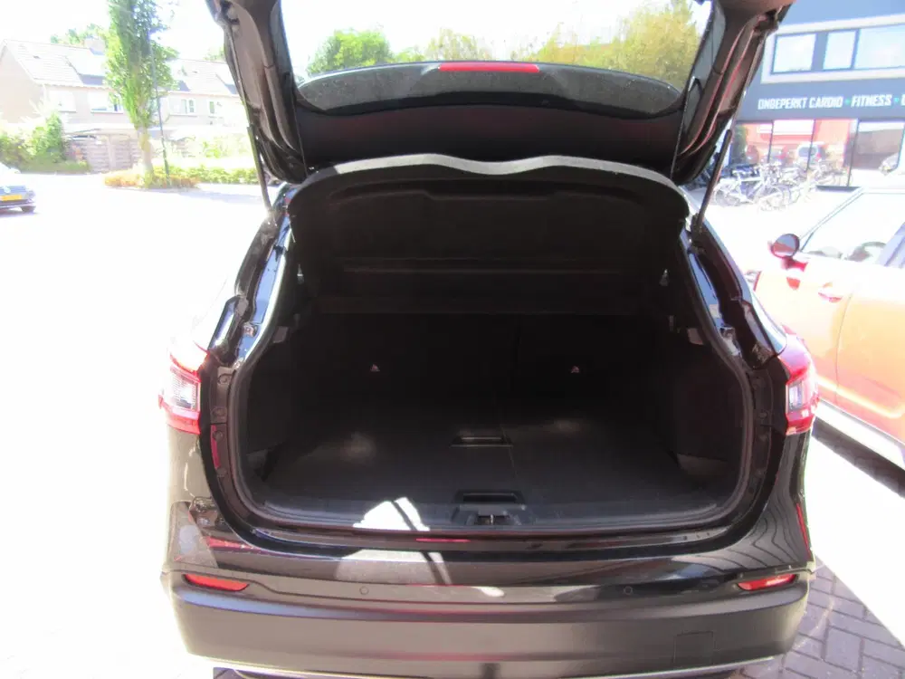 Nissan Qashqai 1.3 DIG-T Premium Edition met trekhaak uit 2021, foto 6