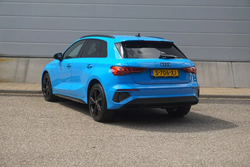 Audi A3 45 TFSIe 245pk PHEV S Edition Competition uit 2023, foto 10