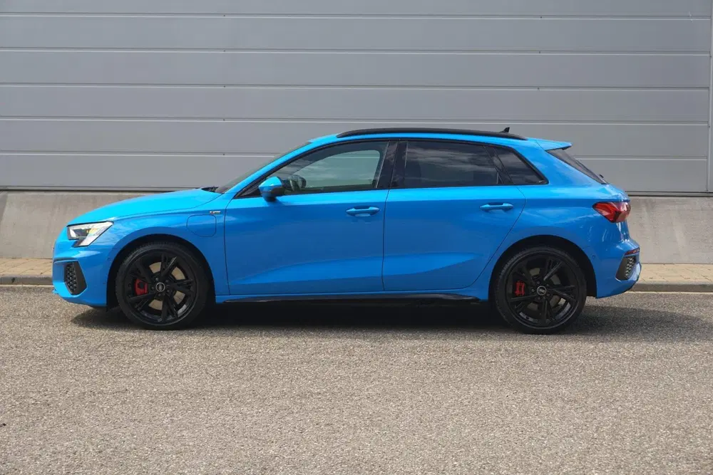 Audi A3 45 TFSIe 245pk PHEV S Edition Competition uit 2023, foto 11