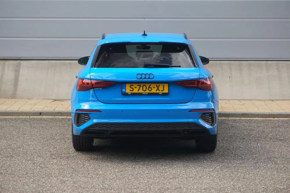Audi A3 45 TFSIe 245pk PHEV S Edition Competition uit 2023, foto 9