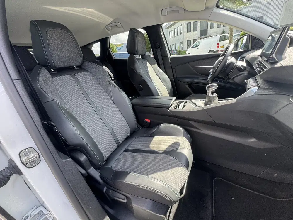 Peugeot 3008 PureTech 130 Allure l Camera l Stoelverwar uit 2021, foto 14