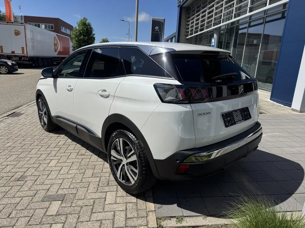 Peugeot 3008 PureTech 130 Allure l Camera l Stoelverwar uit 2021, foto 3