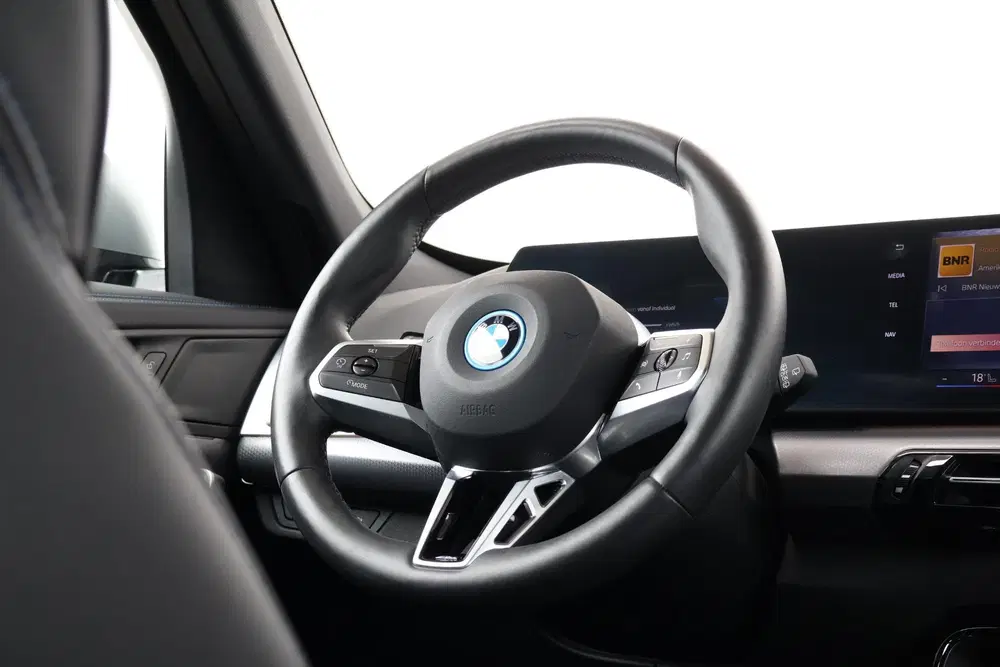 BMW iX1 eDrive20 67 kWh M Sport Edition uit 2025, foto 13