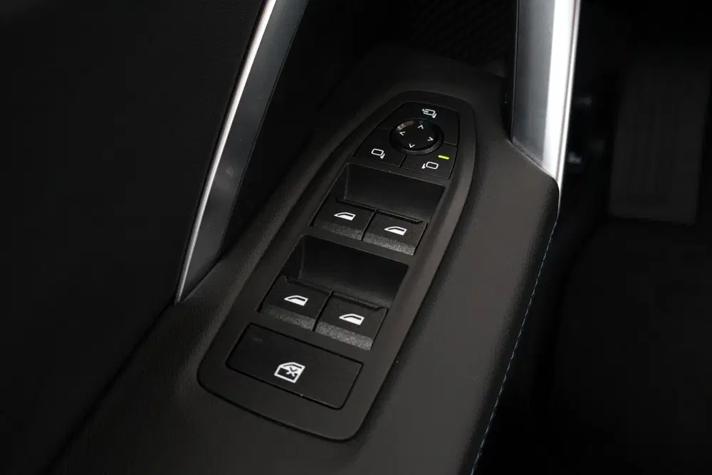 BMW iX1 eDrive20 67 kWh M Sport Edition uit 2025, foto 15