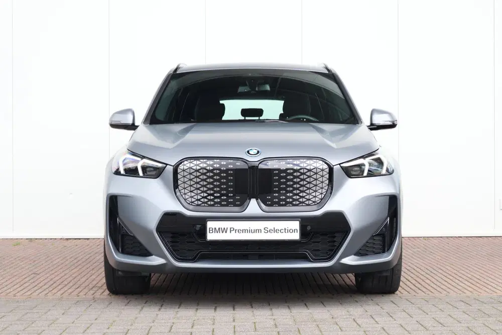 BMW iX1 eDrive20 67 kWh M Sport Edition uit 2025, foto 2