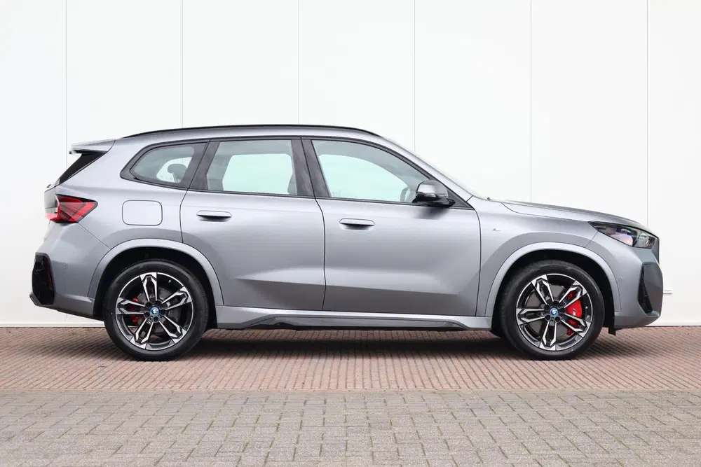 BMW iX1 eDrive20 67 kWh M Sport Edition uit 2025, foto 5