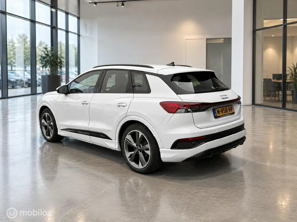 Audi Q4 e-tron 40 Launch edition S Competition 77 kWh uit 2021, foto 6