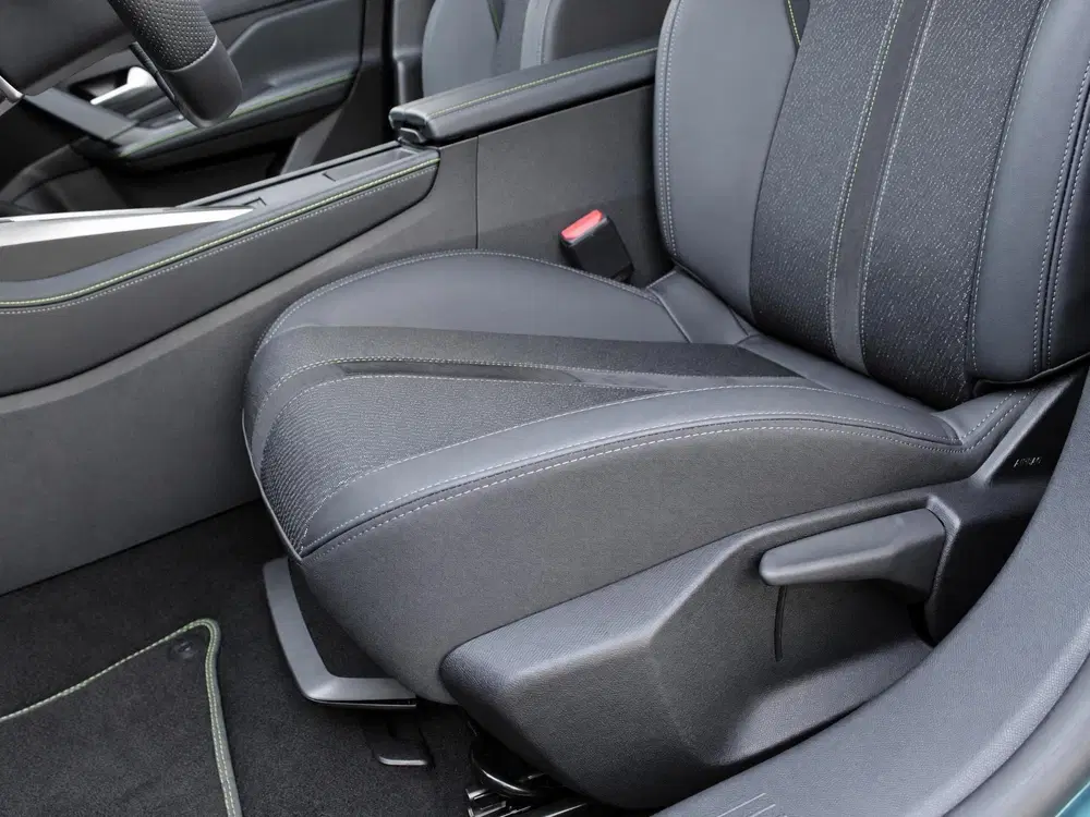 Peugeot 308 1.2 Hybrid 136 e-DCS6 GT uit 2024, foto 14