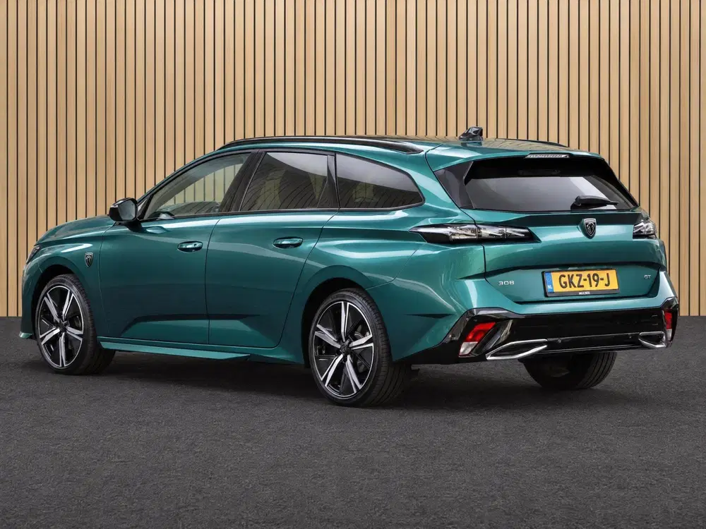 Peugeot 308 1.2 Hybrid 136 e-DCS6 GT uit 2024, foto 2