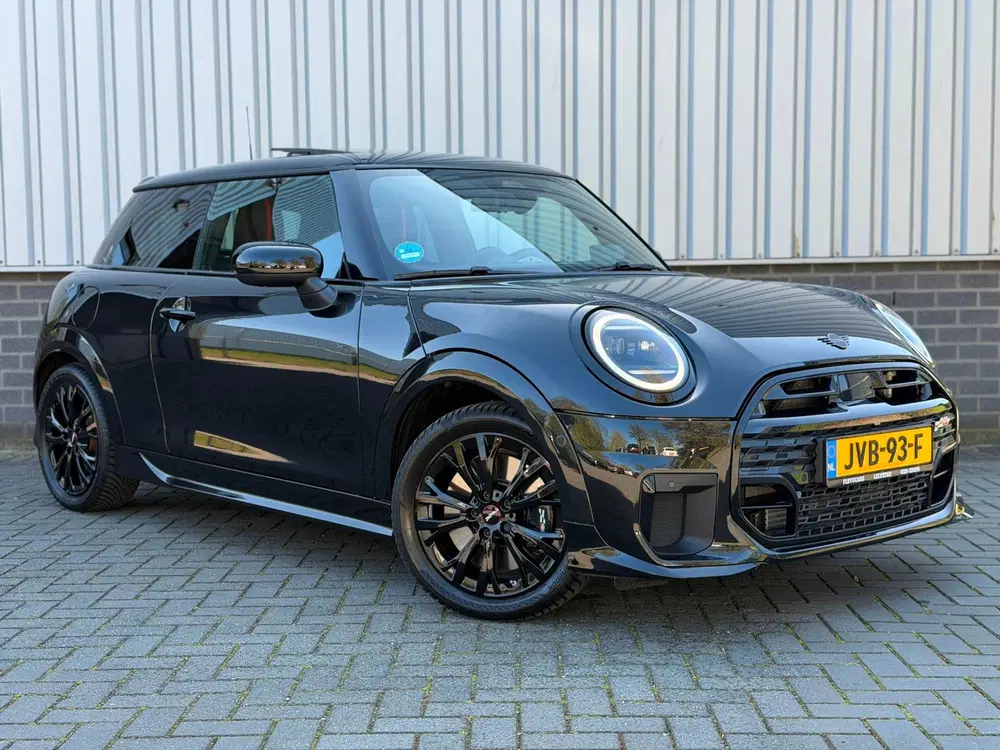 Mini John Cooper Works 1.5 Cooper C Classic M John Cooper Works uit 2024, foto 3
